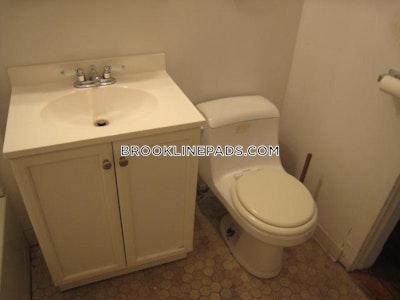 Brookline /3 Beds 1 Bath  Boston University - $5,035 No Fee